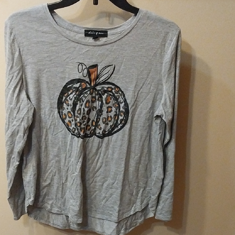 Heather Gray Long Sleeve Tee with Leopard Pumpkin